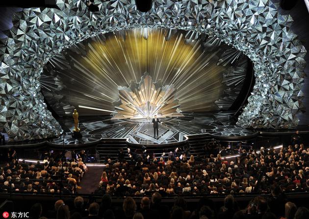用4500万颗施华洛世奇水晶打造的奥斯卡舞台