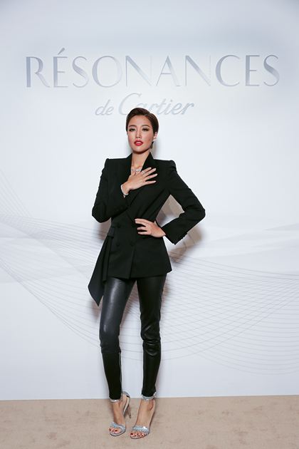 实力派歌手A-Lin佩戴PLUIE D’éTé系列戒指、耳环和REFLECTION DE CARTIER系列手镯、项链