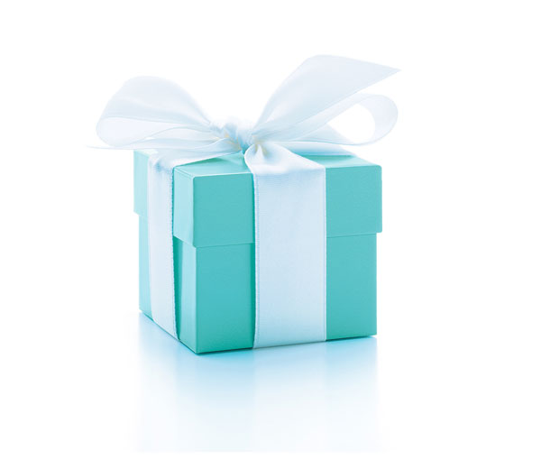 轻系白色缎带的Tiffany Blue Box蒂芙尼蓝色礼盒是格调与雅致的象征。