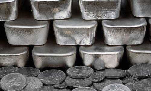 空头持续逼迫!银价一度跌穿17大关 多头接下来难熬了