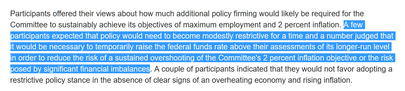 北京时间18日凌晨公布的美联储9月FOMC会议纪要显示，部分委员认为可能需要在一段时间内超越中性利率以“降低风险”。（来源：美联储、新浪财经整理）
