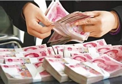 人民币汇率飙涨1700基点 外贸企业紧急调转套保策略