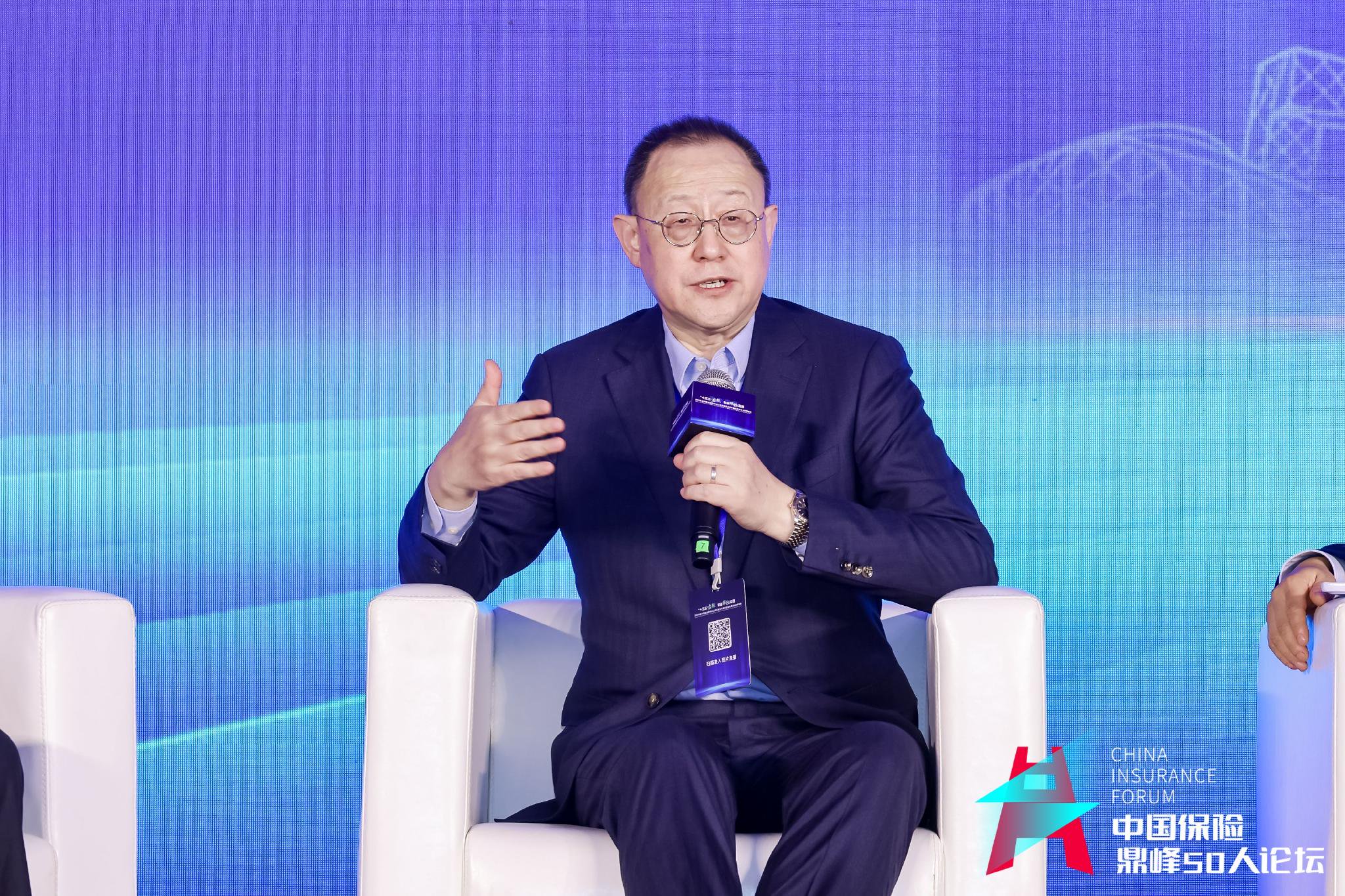 好看视频:重百世纪卡-爱心人寿潘华刚：生态构建中保险要扮演好自己该扮的角色