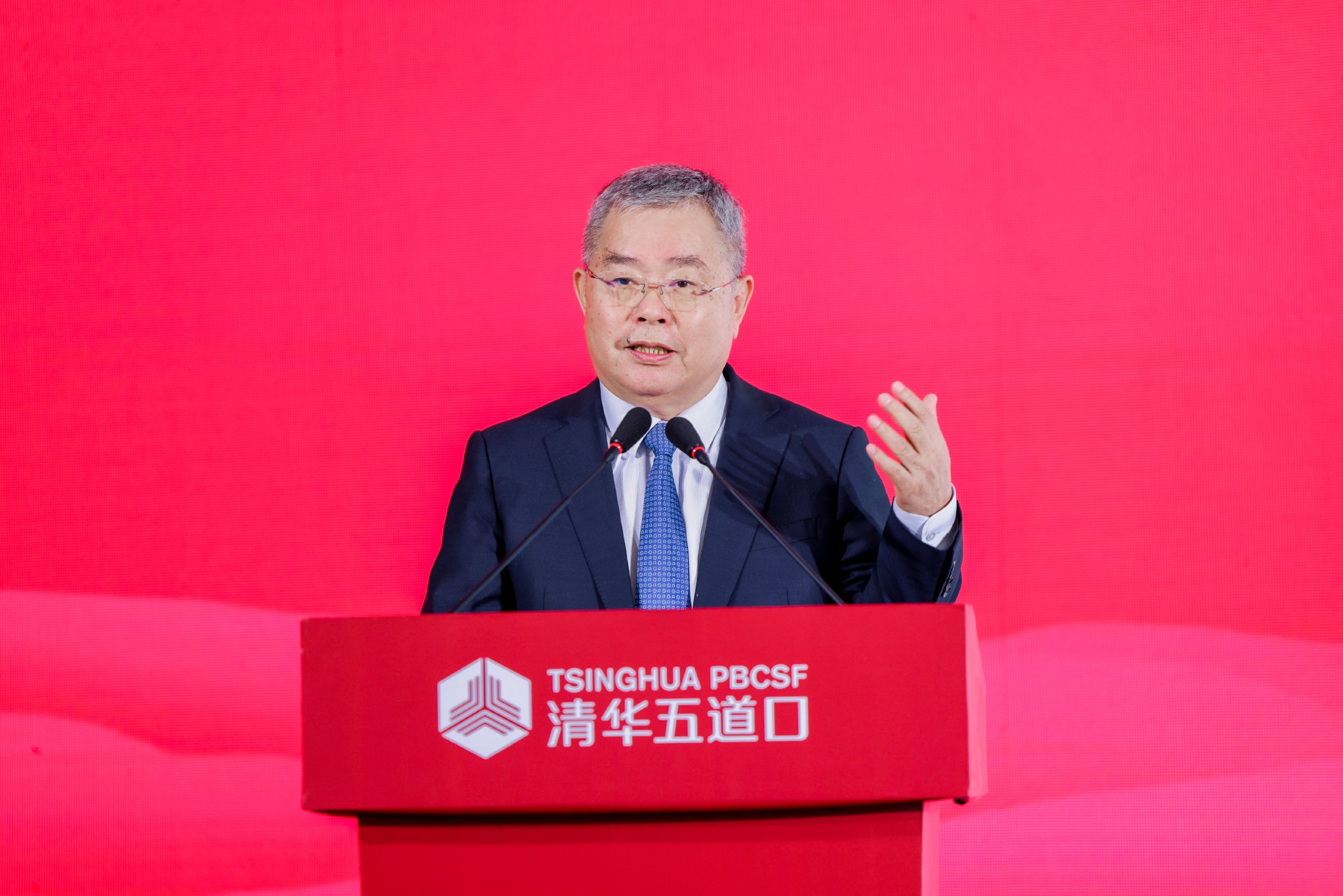 李扬:实体经济的问题要靠改革,靠开放 不能太依赖金融手段和财政手段