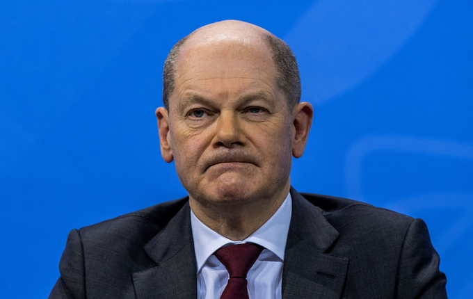 进行记者会见的德国总理朔尔茨