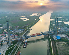 世界最大跨度无砟轨道高铁桥在皖合龙