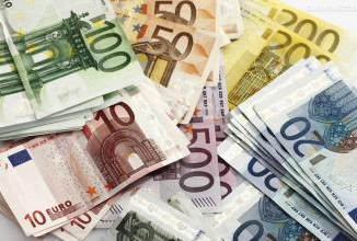 欧洲天然气价格创新高，欧元对美元汇率再破1比1