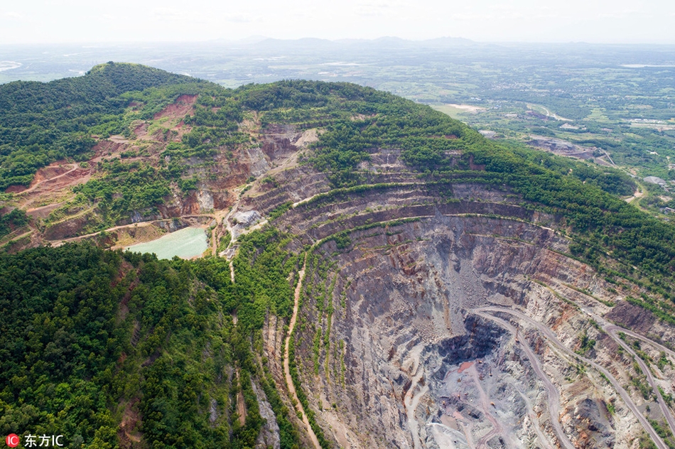 中国"亚洲第一富铁矿"被采光