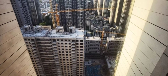 融创爆雷内幕：郑州楼盘近乎停工，监管账户存疑(图2)