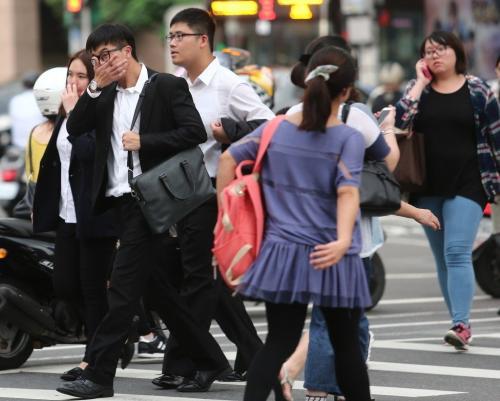 台湾上班族。台湾《联合报》报系记者王腾毅摄影