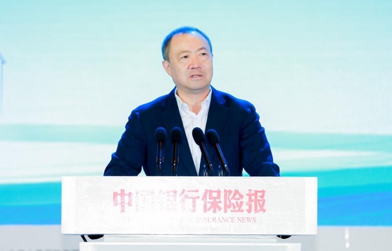 黄洪：坚持以人民为中心的发展思想推动人身保险业高质量发展
