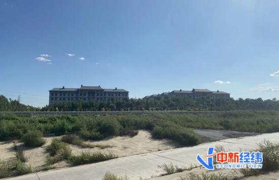  ▲天津静安陵园紧邻国道和铁路