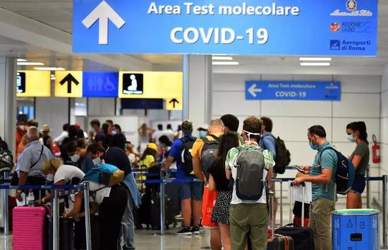 从这个乘客对国航的举报信中 我们看到了境外输入的管理漏洞