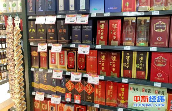近期,白酒市场掀起了一波涨价潮。