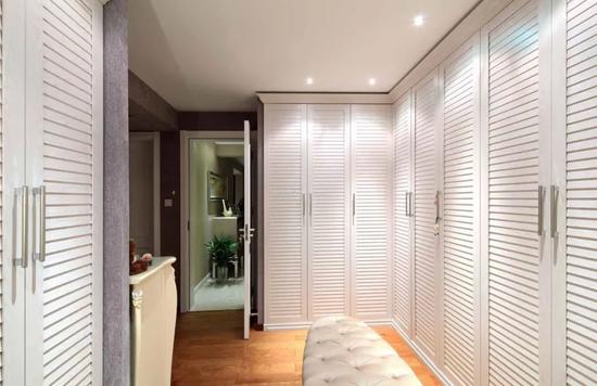 索菲亚如何拓展B端业务?前3季扣非净利下挫 橱柜木门收入占13.4%