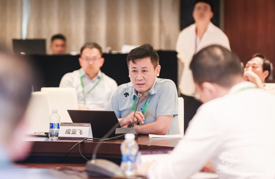绿公司论坛深度研讨：“卡脖子”是相互的，制造业没人愿做是全球性挑战