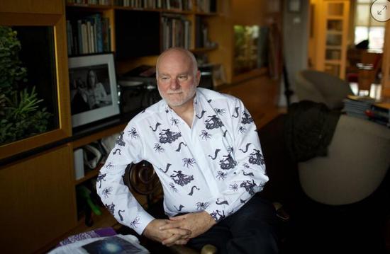 不为所动！这群亿万富豪投资者仍秉持“现金为王”