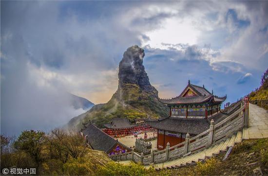 贵州梵净山为我国五大佛教道场之一，在今年7月2日第42届世界遗产大会上被审议通过列入世界遗产名录/视觉中国