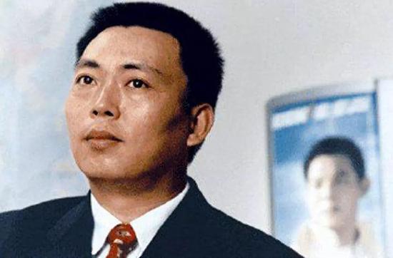 信徒身份:他是中国投资最厉害的人:投网易一战成名是巴菲特忠实信徒