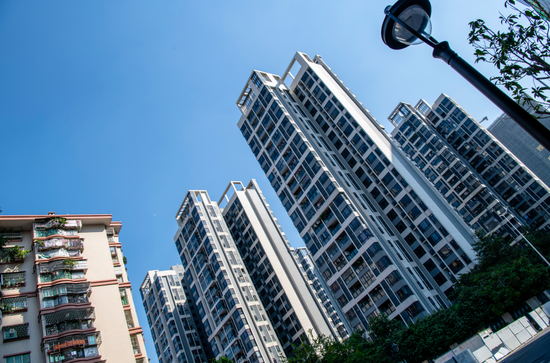 央行强势收紧房贷额度，2021年贷款买房更难了吗？