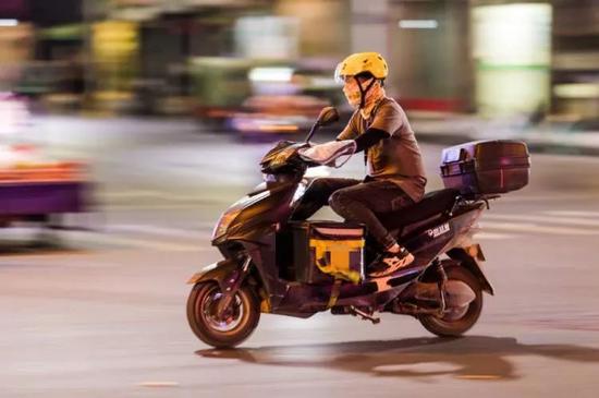 聋人外卖骑手：我不是懒人 我热爱这份工作