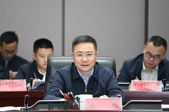 遵义市政府与茅台集团召开座谈交流会,常务副市长刘承东就双方深化