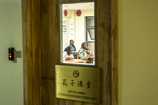 参加中文拼写大赛的学生。 《纽约时报》