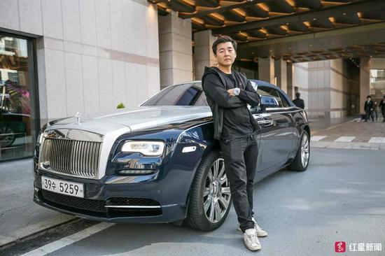 Remy Kim靠买卖虚拟货币成为最年轻的劳斯莱斯车主。图据纽约时报