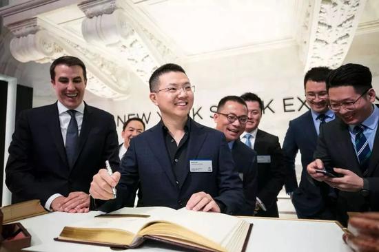 在大白汽车与汽车金融发展仍不明朗的今天,趣店又陷入了消费者的质疑当中。