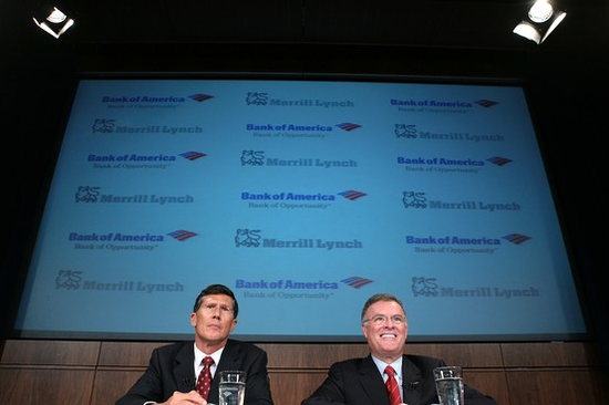 时任美银CEO Ken Lewis（右）和美林CEO John Thain，来源：美联社