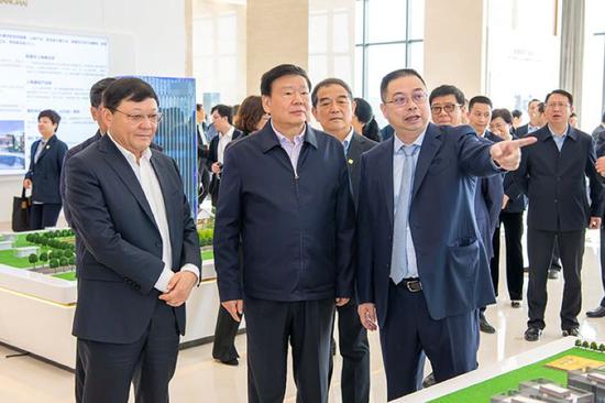 宝能单挑“国资系” 南宁沛宁联手国资防御姚振