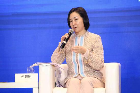 何超琼：澳门二十年最惊人进步不仅是经济 更是