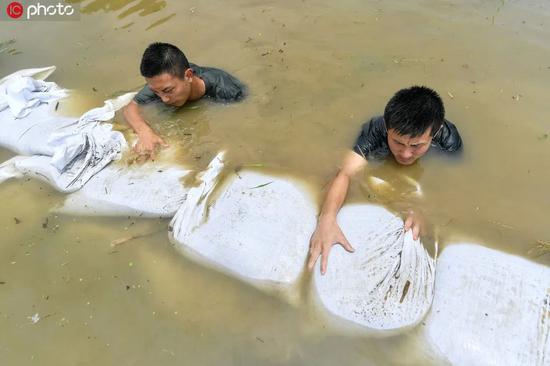 洪涝扑向特大城市：淹了上海武汉 长江珠江告急