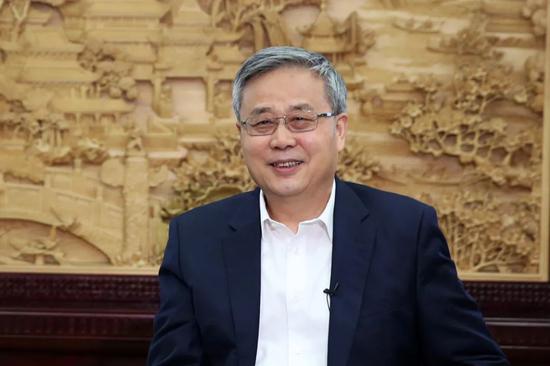 郭树清：千方百计保护市场主体 备足抵御风险“弹药”