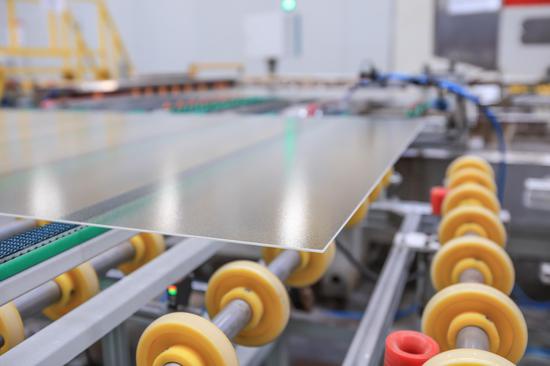 中国石化资本公司投资光伏产业链 进入光伏玻璃领域