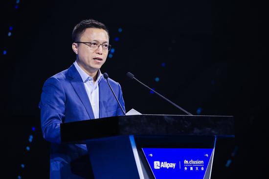 王坚胡晓明聊金融科技：用科技帮助小微企业是我们发疯一样的使命