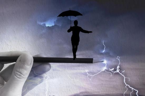 老牌珠宝商潮宏基陷入“资金渴” 定向增发上演董事长认购独角戏