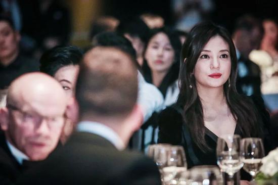 赵薇以母亲名义持股蚂蚁市值5亿：资本为何青睐明星？