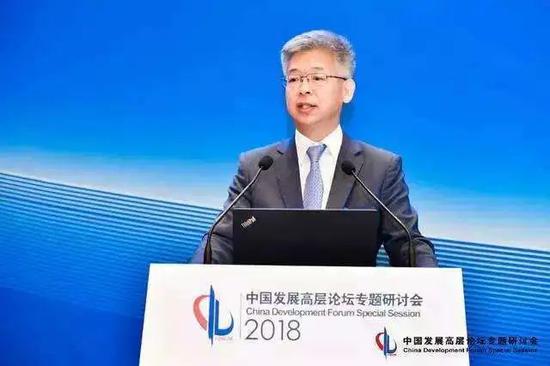 黄益平：中国发展从顺势而上到了顶风而上