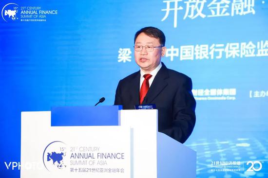 梁涛:依法将金融活动全面纳入监管 对同类业务、同类主体一视同仁