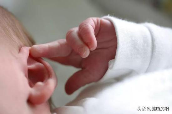 疫情期间，学生在家学习，科学护眼要重视