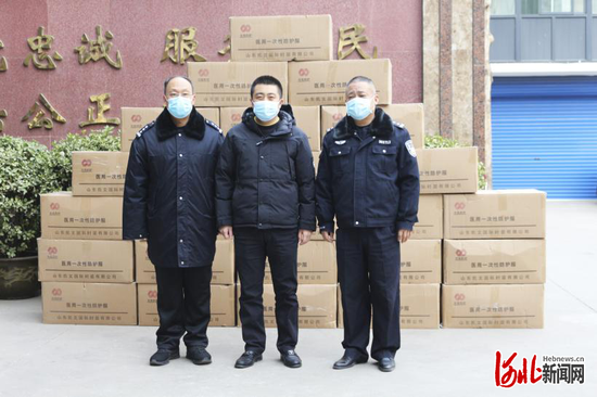 众志成城 河北源达向一线抗疫工作人员捐赠1000套防护服