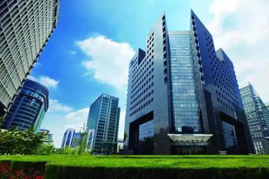 王江回归建行出任行长 新领导班子的战略与挑战