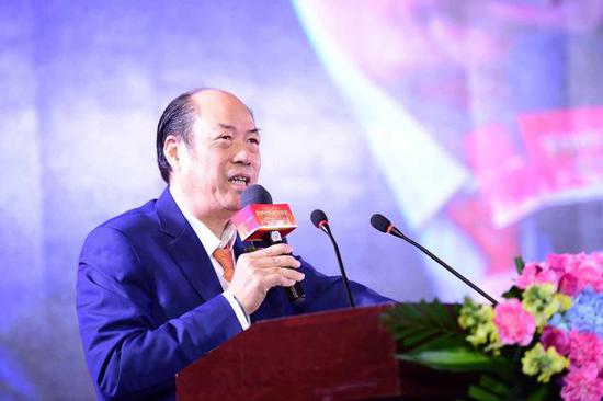 全国政协委员杨国强：建议国家立法让年轻人满20岁才能工作