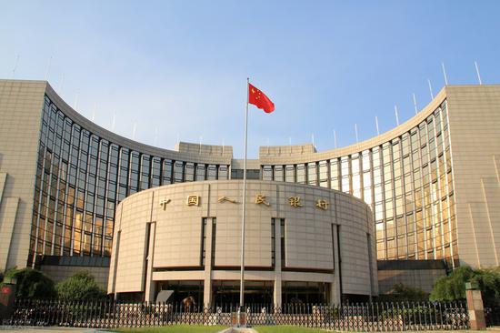 2021银行招聘：四六级没过 就不能报考银行吗？