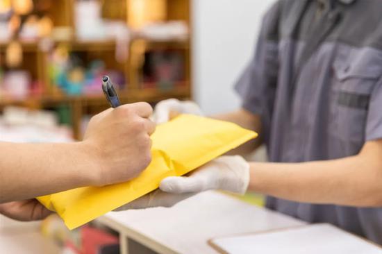 净利少赚30亿 中通还能跟顺丰争“快递一哥”吗？