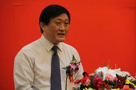 大搞权色交易,对抗组织审查 国开行山西分行原行长王雪峰被公诉