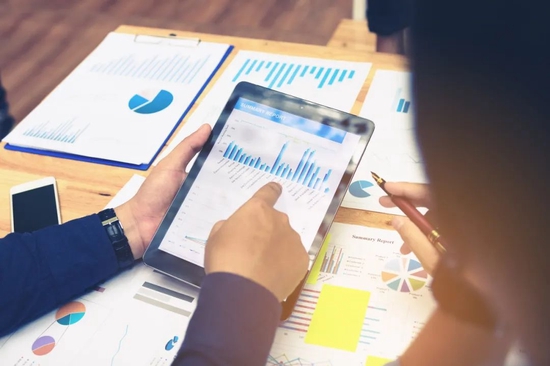 “华联控股的同业竞争猜想：资产注入还是四度转型？