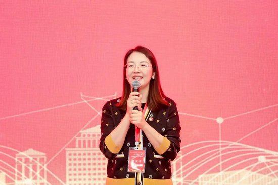 学友总会、培植基金会秘书长程丽芳发言