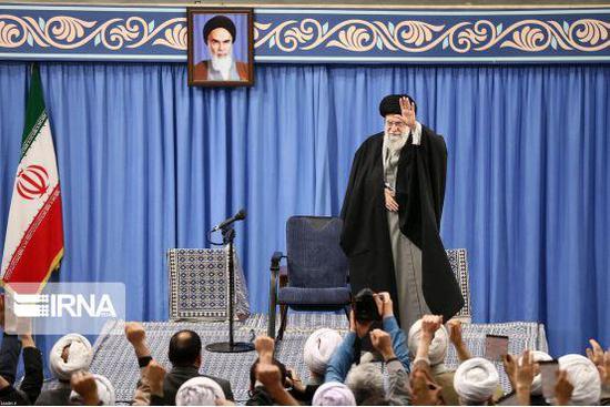 伊朗最高领袖哈梅内伊8日发表全国电视讲话。